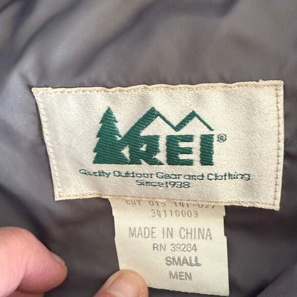 Men's Vintage REI Goose Down Zip Puffer Vest Sz S Navy Blue Outdoor Gorpcore - Picture 3 of 7